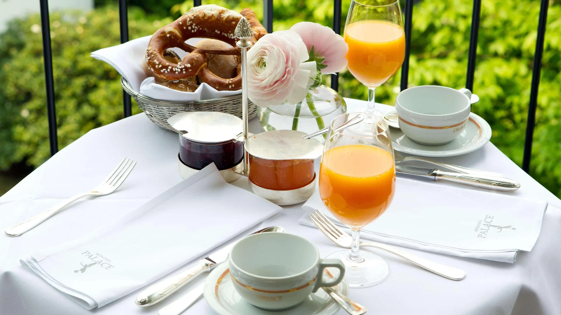 *****  Hotel Muenchen Palace Germany
